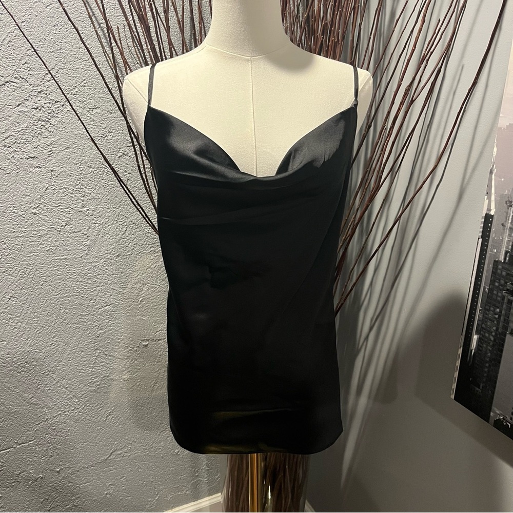 🌺NWT THE DROP BLACK V-NECK TANK SIZE MEDIUM🌺